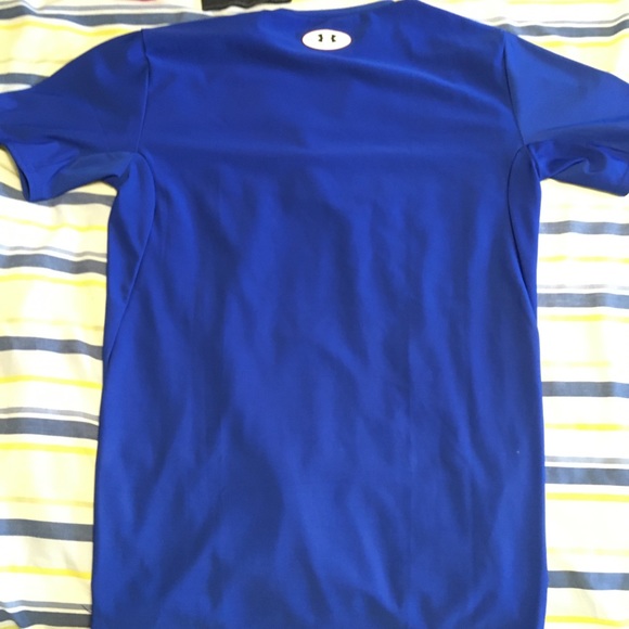 Under Amour Shirt - Picture 2 of 2